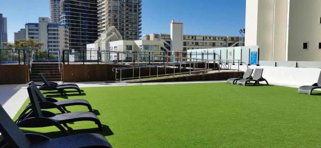 High Floor Ocean View At Surfers Paradise - Hotel Studio Guldkusten Exteriör bild