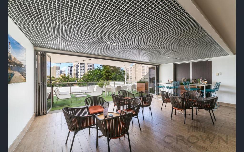 High Floor Ocean View At Surfers Paradise - Hotel Studio Guldkusten Exteriör bild